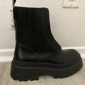 chunky black pull&bear boots (size 8)